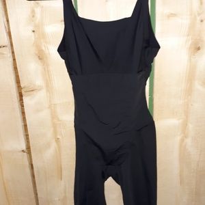 Maidenform full mid body shapewear black med